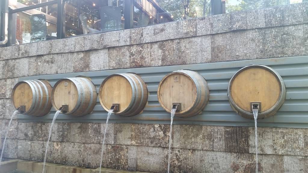 Sapphire Creek Winery & Gardens | restaurant | 16965 Park Cir Dr, Chagrin Falls, OH 44023, USA | 4405437777 OR +1 440-543-7777