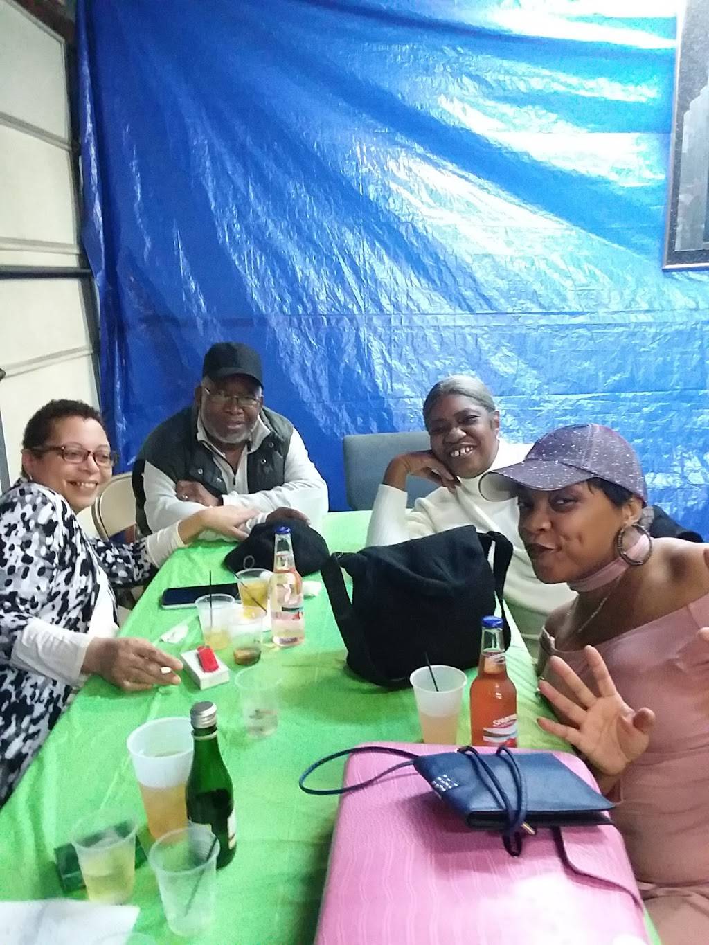 Winners Sports Bar & Grill | restaurant | 5914 W Madison St, Chicago, IL 60644, USA | 7732874900 OR +1 773-287-4900