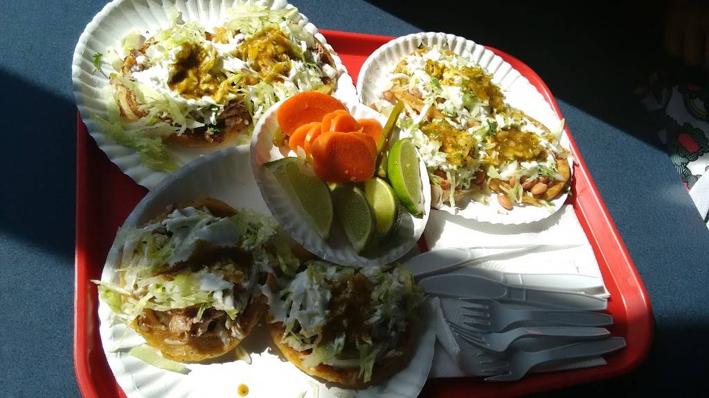 Tacos El Grullense | restaurant | 3018 Middlefield Rd, Redwood City, CA 94063, USA | 6502990600 OR +1 650-299-0600