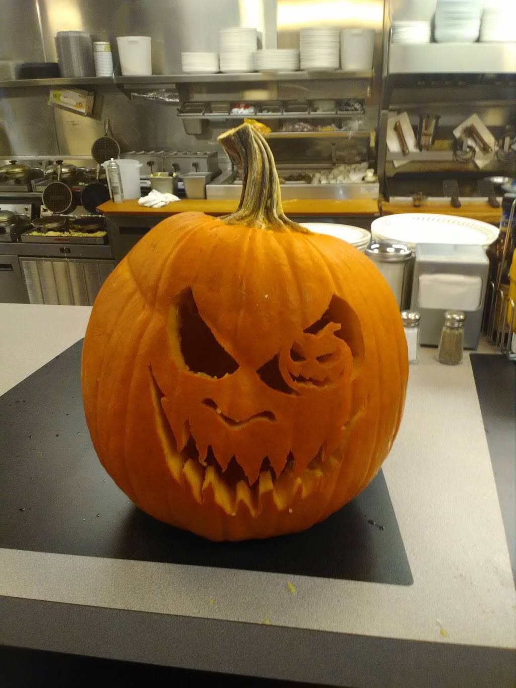 Waffle House | meal takeaway | 4301 Sidco Dr, Nashville, TN 37204, USA | 6158324942 OR +1 615-832-4942