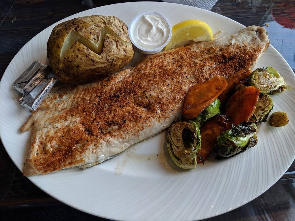 The Hook Lakeside Grill | restaurant | 201 S Huron Ave, Mackinaw City, MI 49701, USA | 2314366124 OR +1 231-436-6124