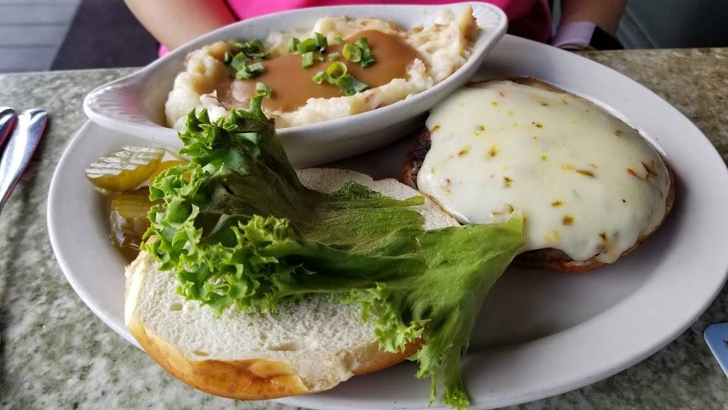 Hooligans Irish Pub | restaurant | 421 Co Rd 215, Put-In-Bay, OH 43456, USA | 4192858000 OR +1 419-285-8000