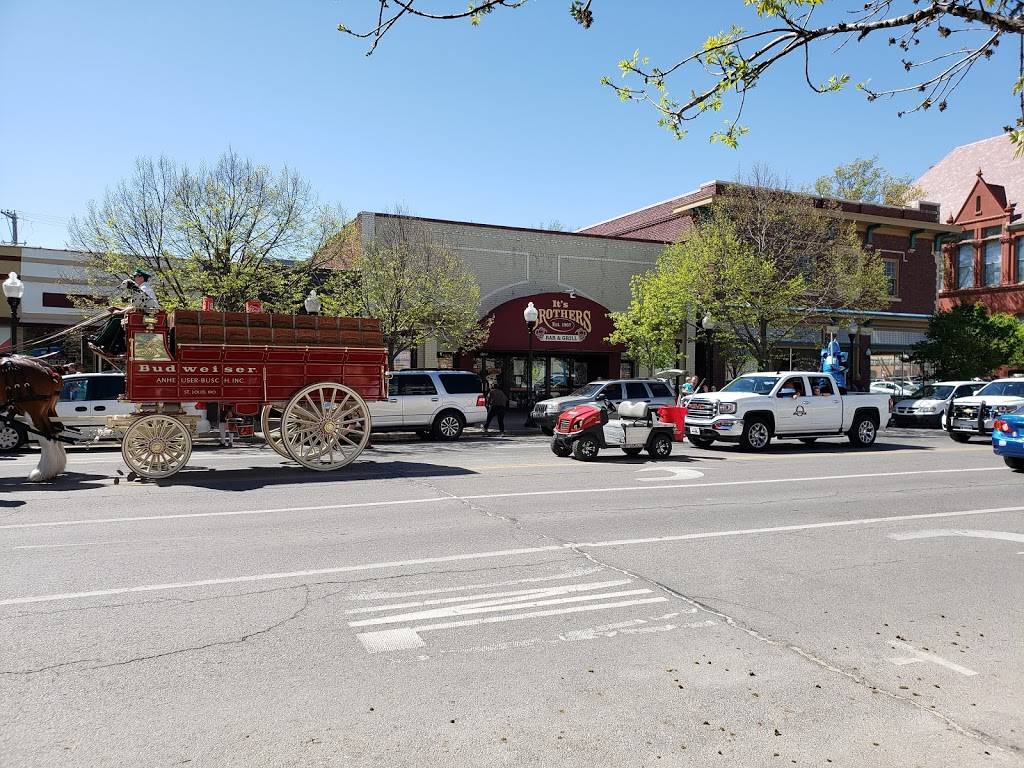 Brothers Bar & Grill | restaurant | 1105 Massachusetts St, Lawrence, KS 66044, USA | 7858309281 OR +1 785-830-9281