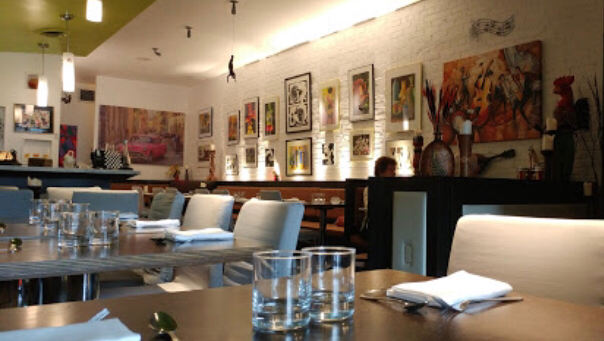 Bloom Restaurant | restaurant | 2315 Bloor St W, Toronto, ON M6S 1P1, Canada | 4167671315 OR +1 416-767-1315