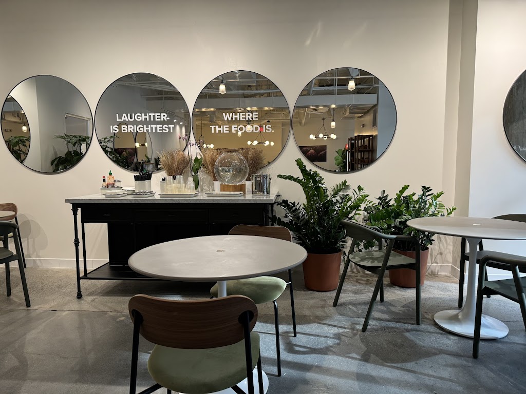 Zazzy | restaurant | 1025 N Fillmore St suite j, Arlington, VA 22201, USA | 7035120002 OR +1 703-512-0002