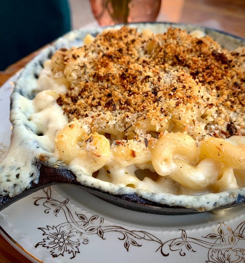 Sally Os | restaurant | 3531 Gough St, Baltimore, MD 21224, USA | 4106245631 OR +1 410-624-5631