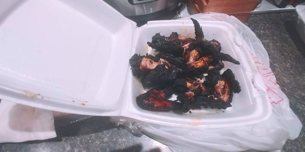 Royal Caribbean Jerk | restaurant | 2134 E 71st St, Chicago, IL 60649, USA | 7733636855 OR +1 773-363-6855