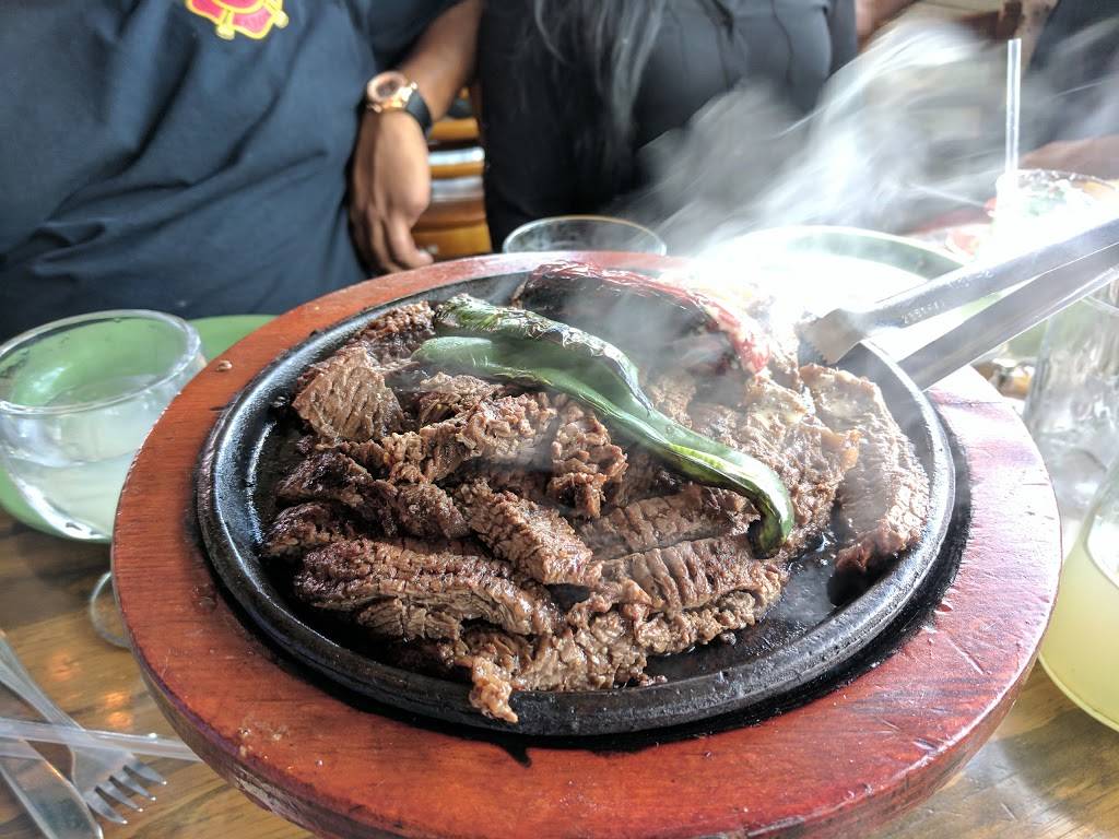 Lupe Tortilla | restaurant | 1511 Shepherd Dr, Houston, TX 77007, USA | 7132319040 OR +1 713-231-9040