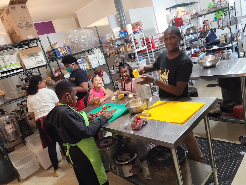 Garden Girl Foods | restaurant | 1300 W Muhammad Ali Blvd, Louisville, KY 40203, USA | 5023841600 OR +1 502-384-1600