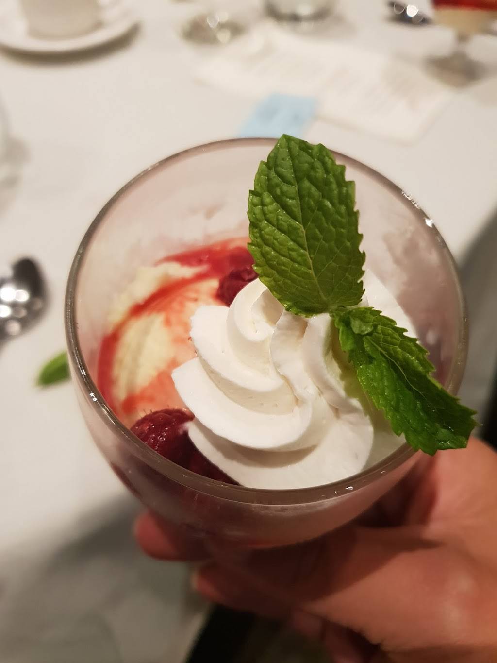 Scotts Seafood Grill & Bar | restaurant | 2 Broadway, Oakland, CA 94607, USA | 5104443456 OR +1 510-444-3456