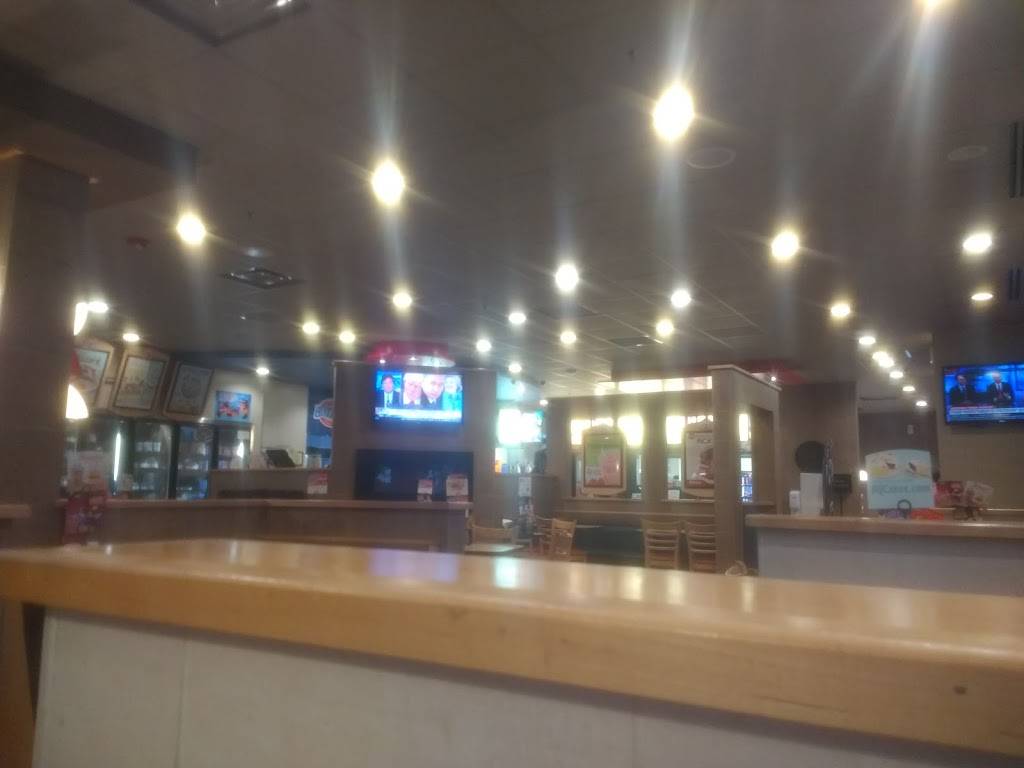 Dairy Queen Grill & Chill | restaurant | 411 N Veterans Pkwy, Bloomington, IL 61704, USA | 3096624446 OR +1 309-662-4446