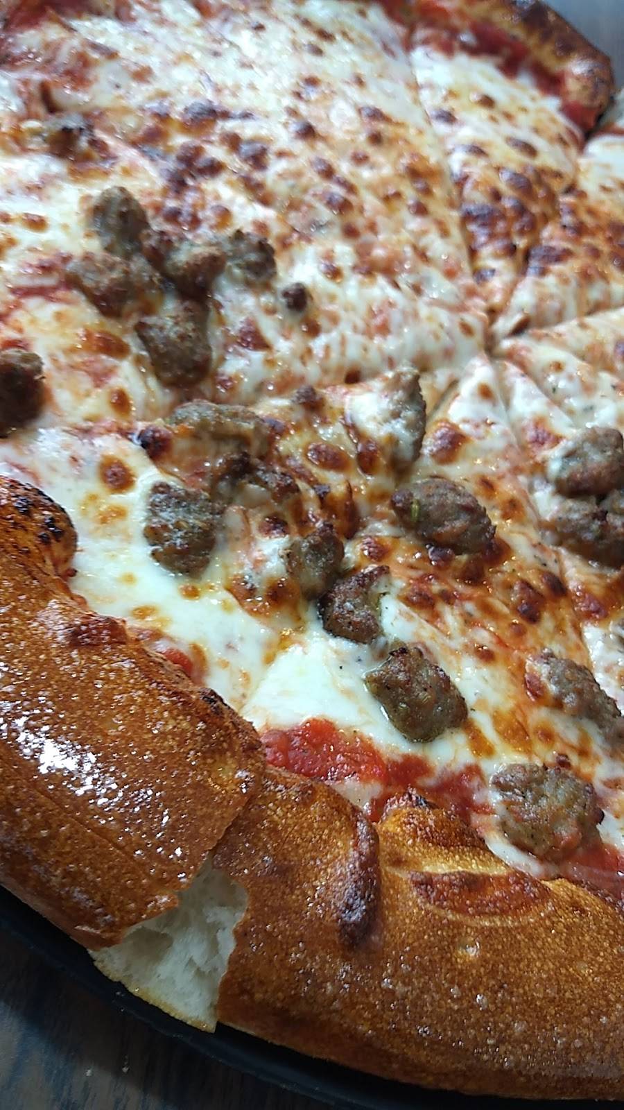 Mancinos Pizza & Grinders of Traverse City Chums Corner | restaurant | 841 US-31, Traverse City, MI 49685, USA | 2319434844 OR +1 231-943-4844