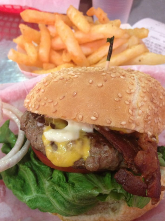 Pearls Deluxe Burgers | restaurant | 708 Post St, San Francisco, CA 94109, USA | 4154096120 OR +1 415-409-6120