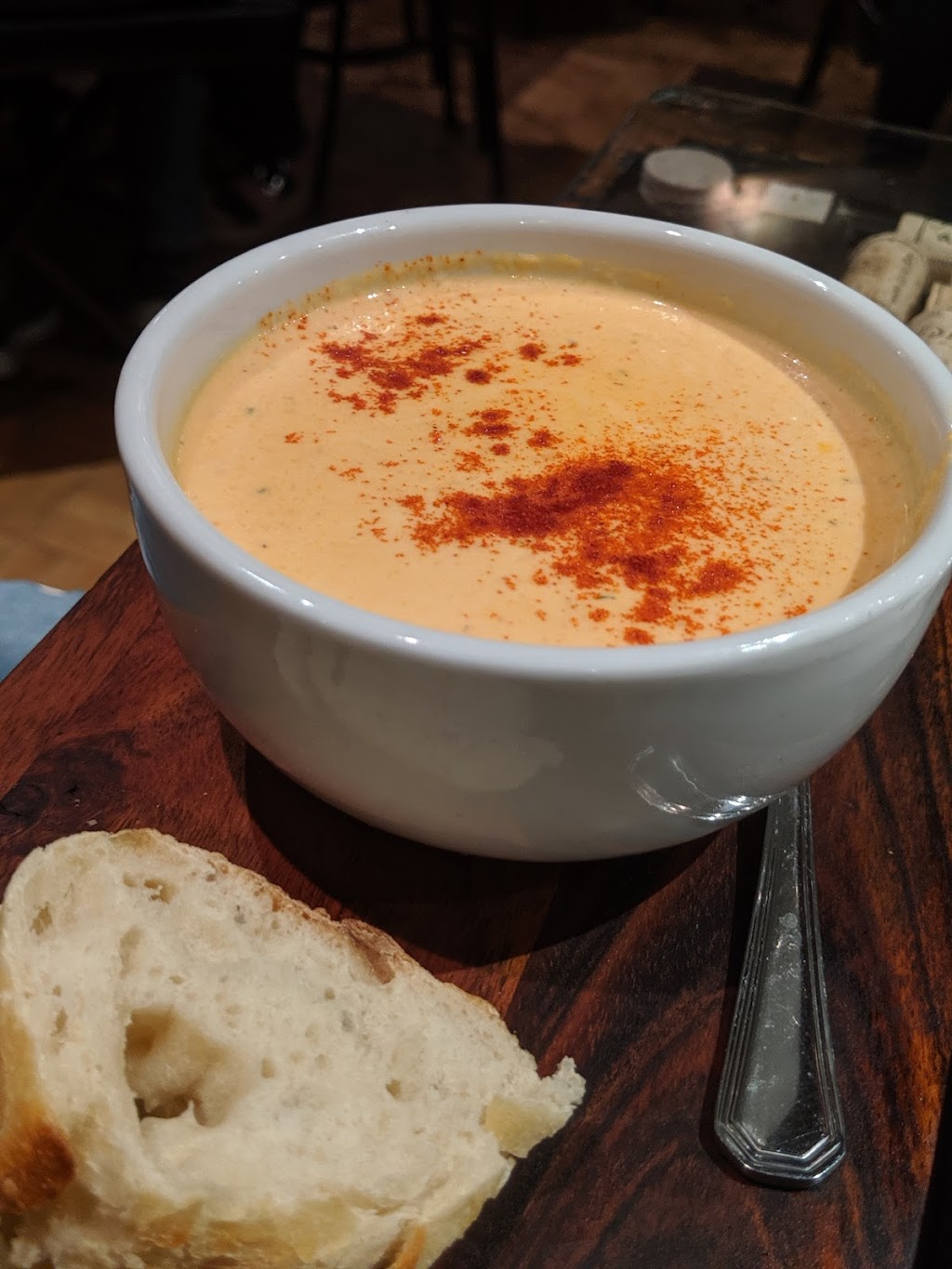 Monets Wine Bistro | restaurant | 120 S E St, Exeter, CA 93221, USA | 5595929453 OR +1 559-592-9453