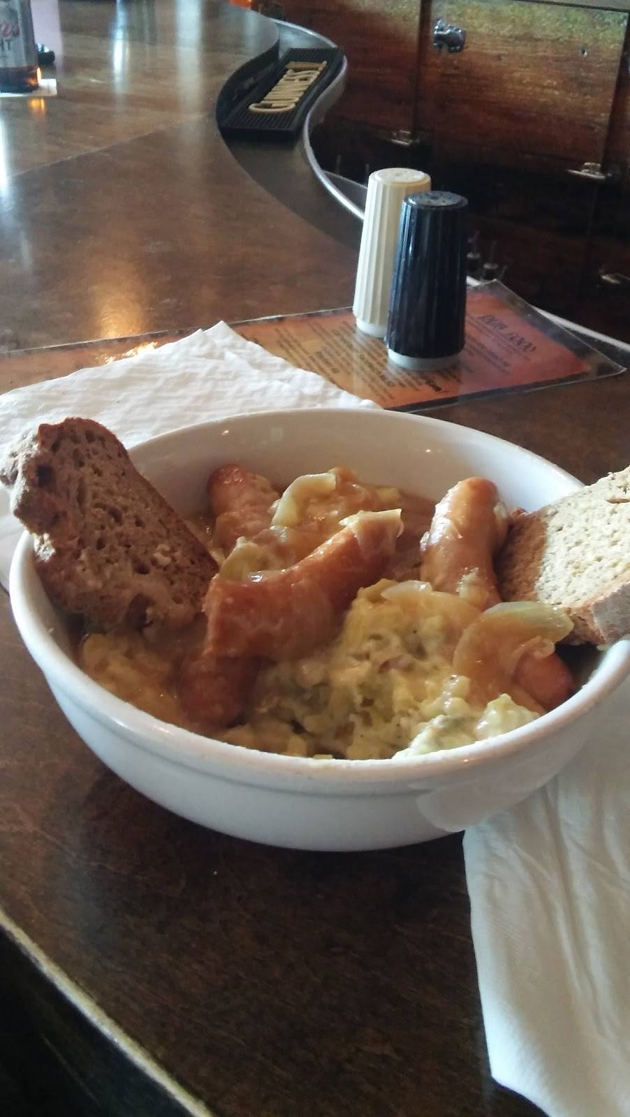 Campbells Irish Pub | restaurant | 4068 S Howell Ave, Milwaukee, WI 53207, USA | 4144834546 OR +1 414-483-4546