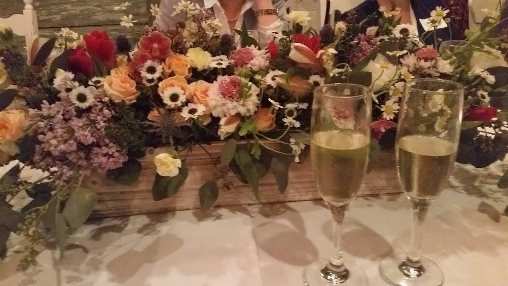 Swoop | restaurant | 3008 Gonzales St #100, Austin, TX 78702, USA | 5123856700 OR +1 512-385-6700