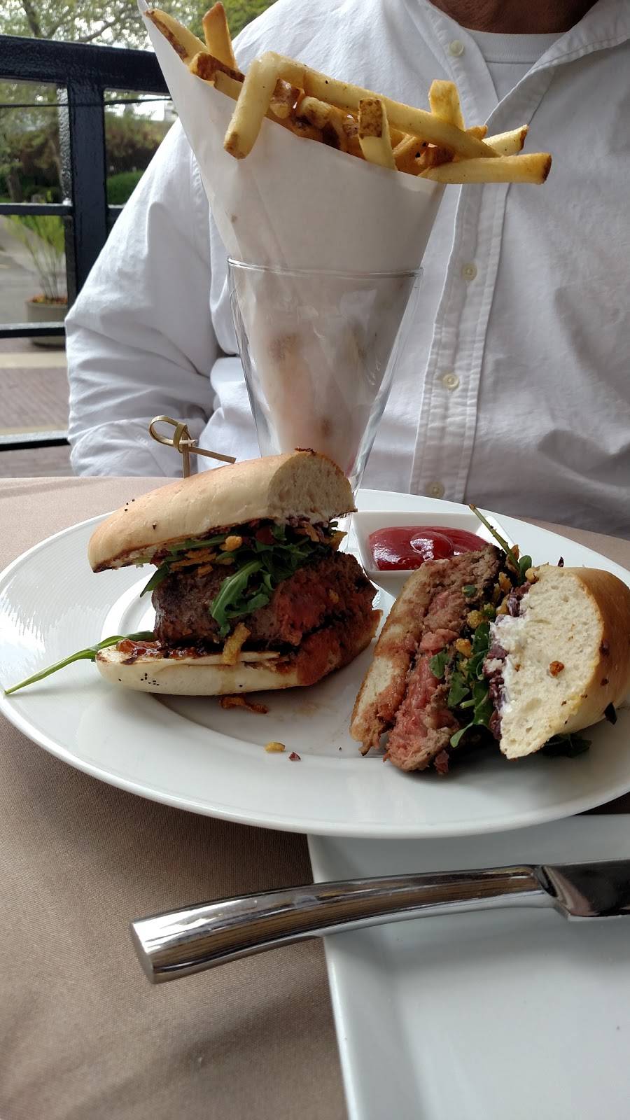 The Rattlesnake Club | restaurant | 300 River Pl Dr, Detroit, MI 48207, USA | 3135674400 OR +1 313-567-4400