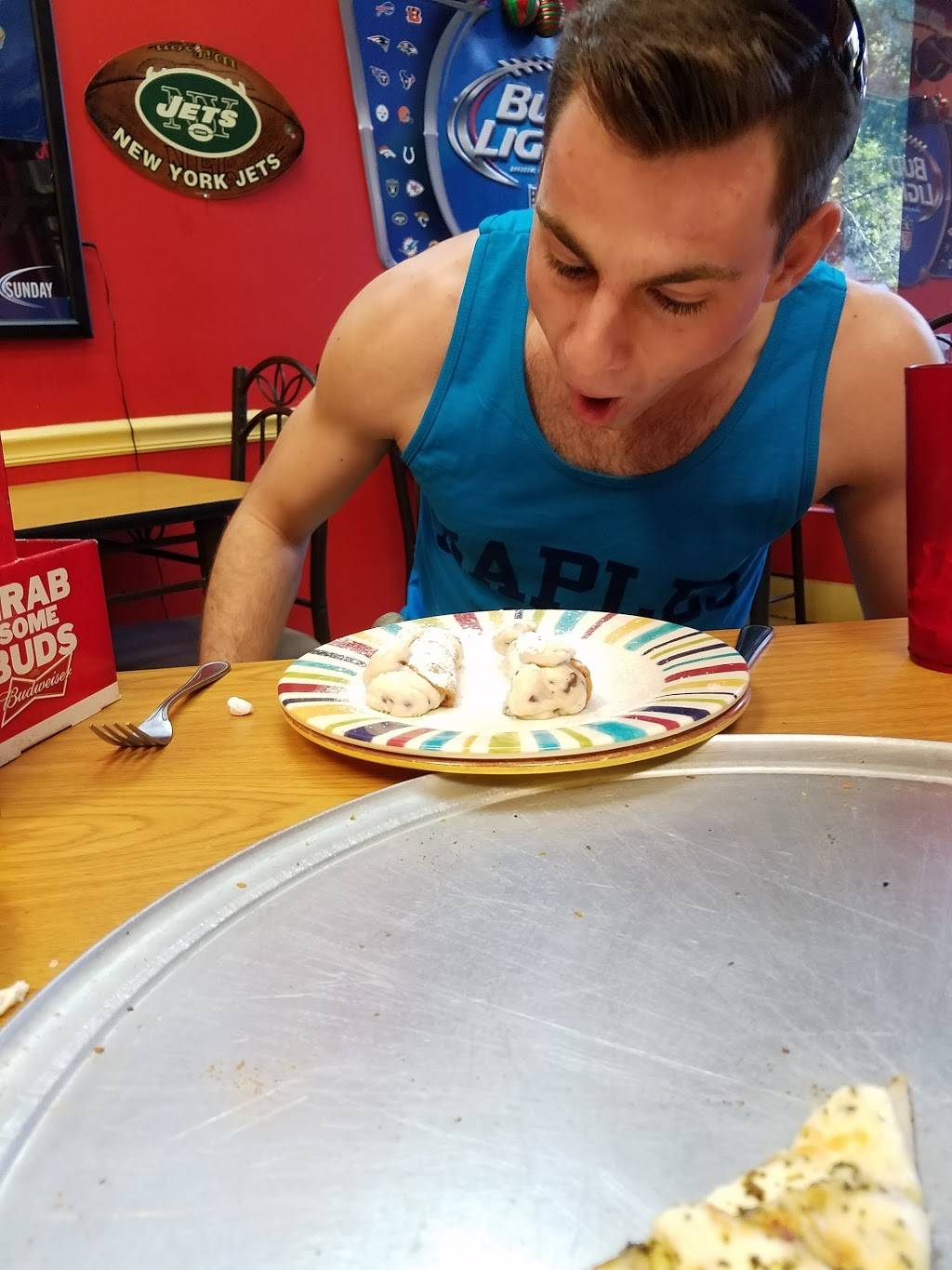 Vesuvios Pizza | restaurant | 881 103rd Ave N #7, Naples, FL 34108, USA | 2395941966 OR +1 239-594-1966