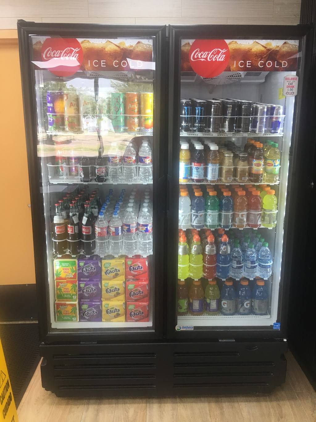 Lisas Chicken | restaurant | 4300 E Rosedale St, Fort Worth, TX 76105, USA | 8175314747 OR +1 817-531-4747