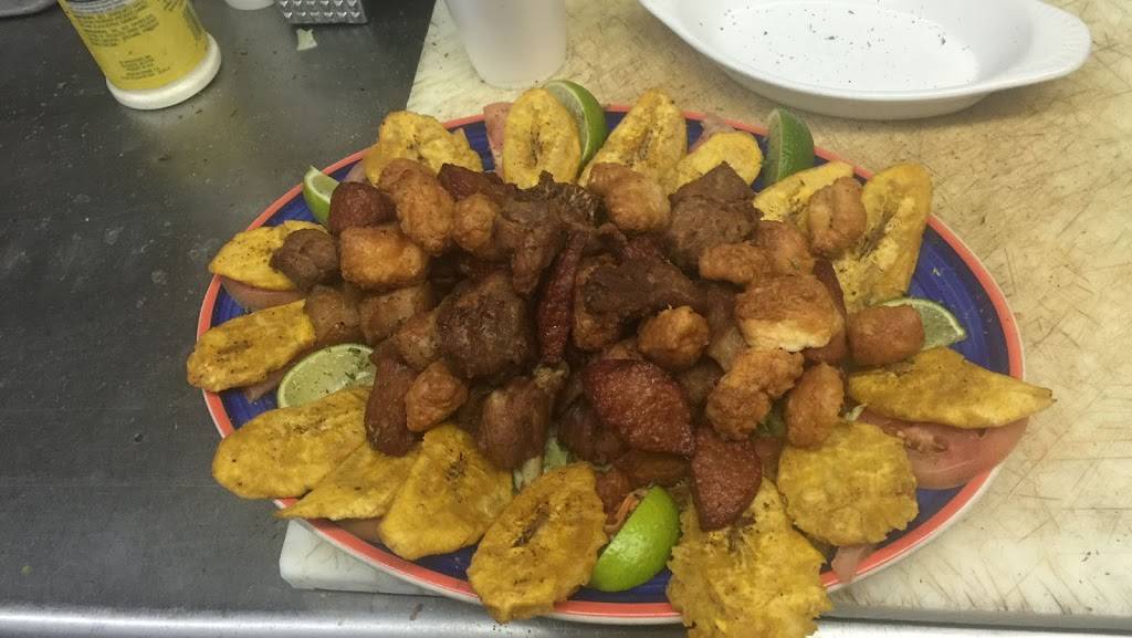 La Esquina Caribena | restaurant | 13290 NW 43rd Ave, Opa-locka, FL 33054, USA | 3056881606 OR +1 305-688-1606