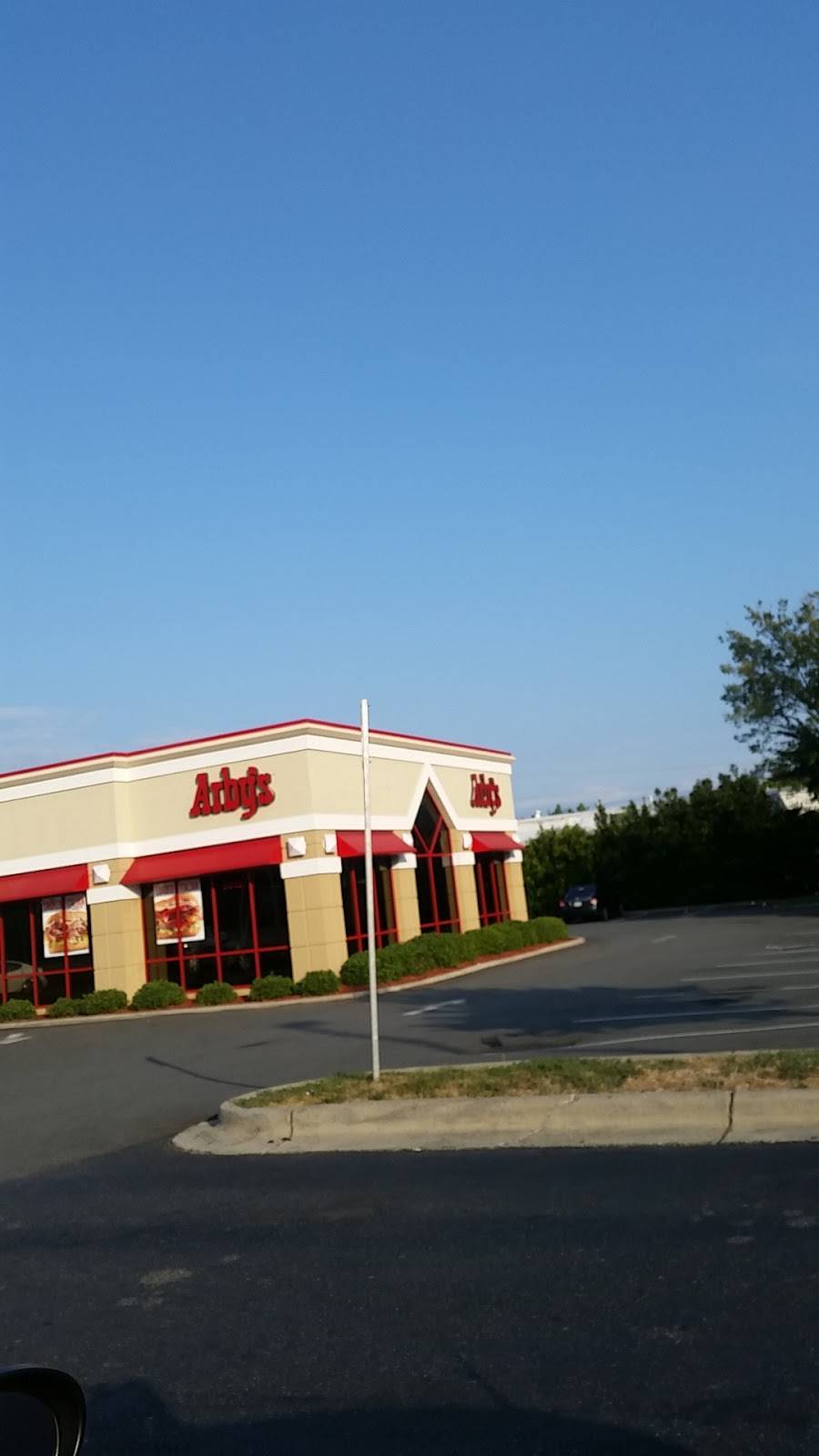 Arbys | restaurant | 9518 University City Blvd, Charlotte, NC 28213, USA | 7045485360 OR +1 704-548-5360