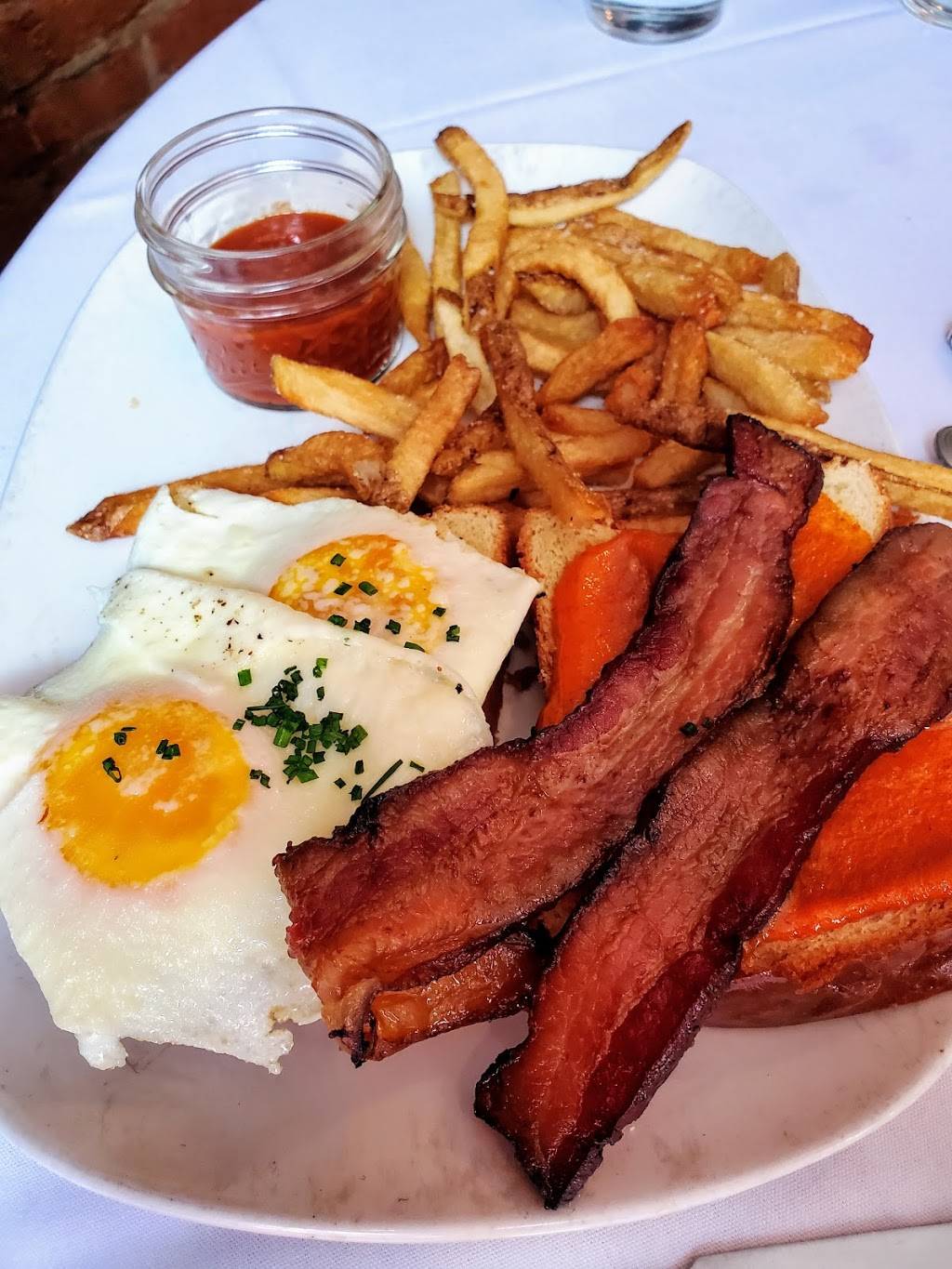 Grange Kitchen & Bar | restaurant | 118 W Liberty St, Ann Arbor, MI 48104, USA | 7349952107 OR +1 734-995-2107