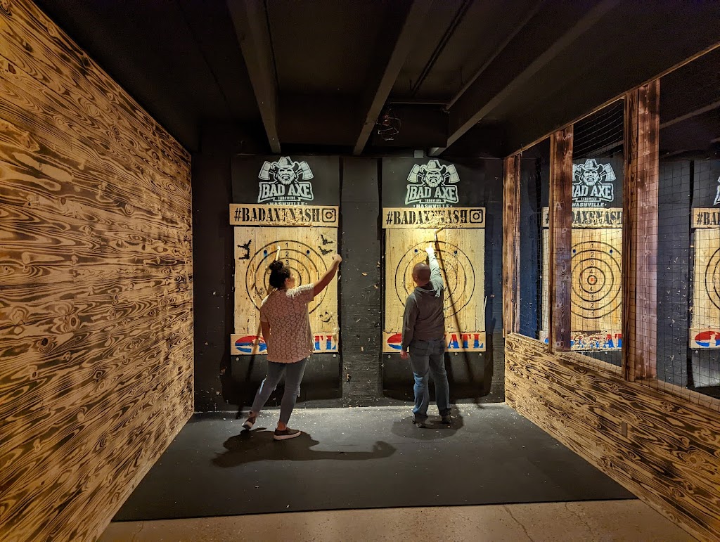 Blu Ox Restaurant and Bar at Bad Axe Throwing | restaurant | 652 Fogg St, Nashville, TN 37203, USA | 6292036158 OR +1 629-203-6158