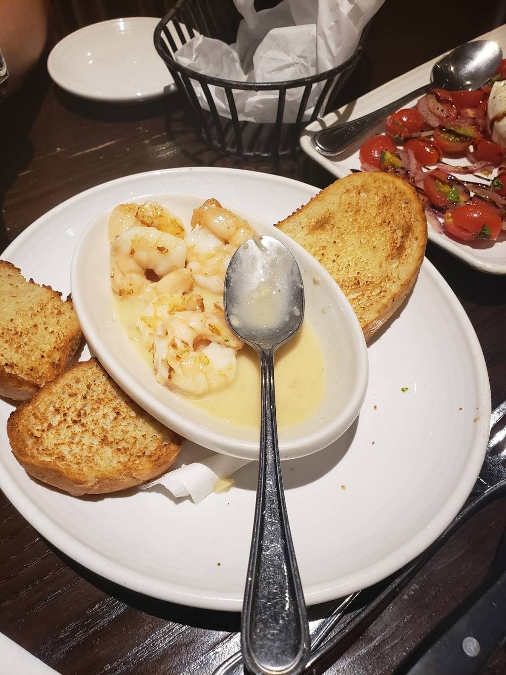 Carrabbas Italian Grill | restaurant | 27220 Bay Landing Dr, Bonita Springs, FL 34135, USA | 2399490981 OR +1 239-949-0981