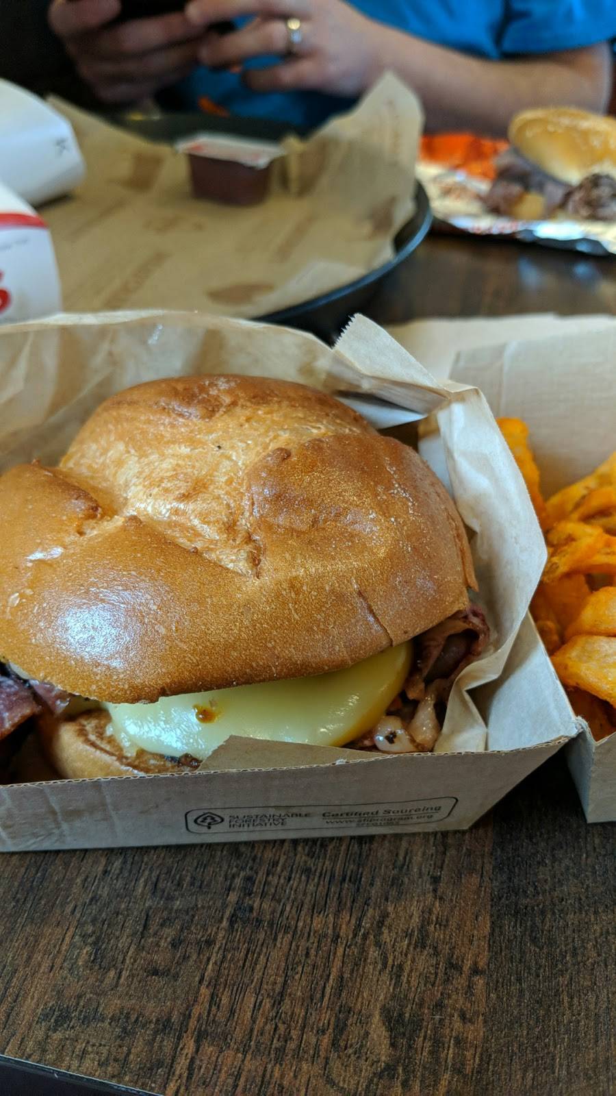 Arbys | restaurant | 4849 N Broadway St, Knoxville, TN 37918, USA | 8656896978 OR +1 865-689-6978