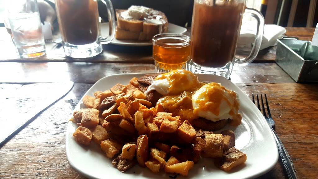 The Garage | restaurant | 1709 N Arlington Pl, Milwaukee, WI 53202, USA | 4142259330 OR +1 414-225-9330