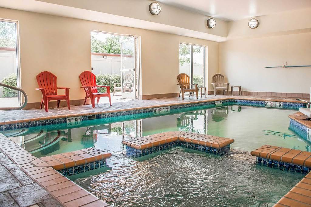 Comfort Inn Huntsville near University | restaurant | 4725 University Dr, Huntsville, AL 35816, USA | 2565622525 OR +1 256-562-2525