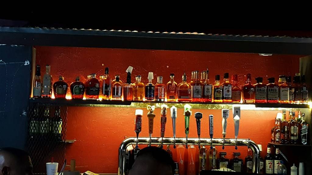 Whiskey Tree Bar & Grill | restaurant | 7905 Bandera Rd #3, San Antonio, TX 78250, USA | 2107585376 OR +1 210-758-5376
