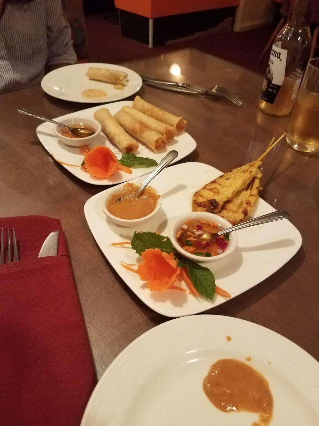 Thon Khao | restaurant | 427 Amherst St, Nashua, NH 03063, USA | 6038831161 OR +1 603-883-1161