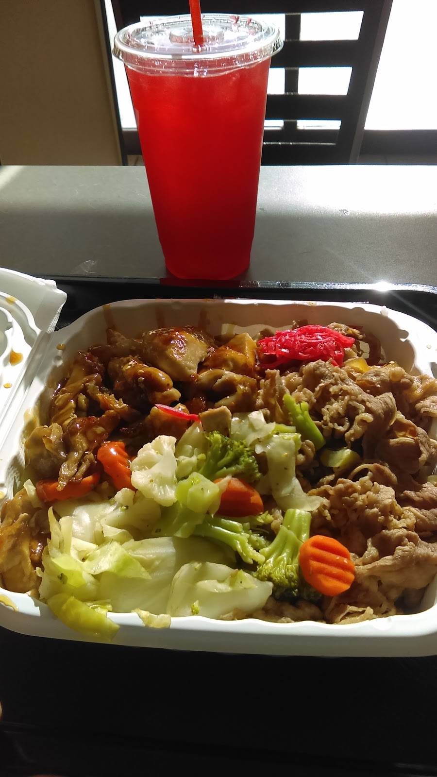 Yoshinoya Pasadena | restaurant | 1441 E Colorado Blvd, Pasadena, CA 91106, USA | 6264497065 OR +1 626-449-7065