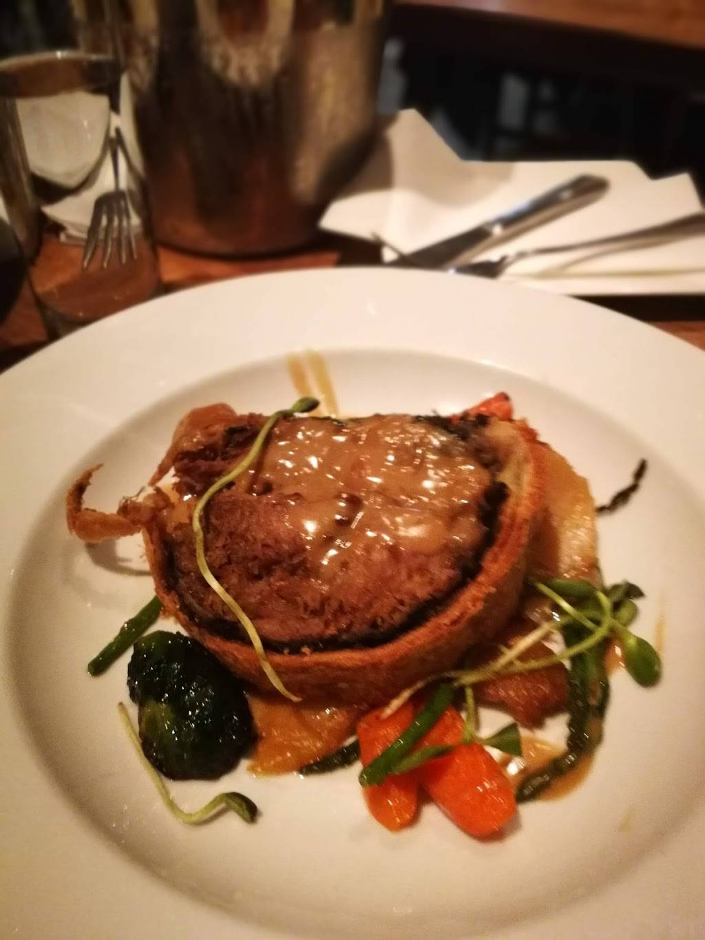 Lannes et Pacifique | restaurant | 200 Rue Beaubien E, Montréal, QC H2S 1R4, Canada | 5144391001 OR +1 514-439-1001