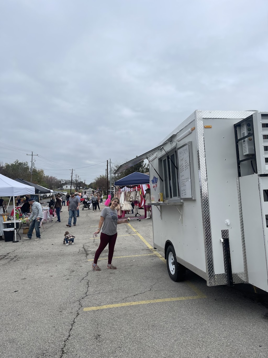Wing Dawgz | restaurant | 13330 U.S. Hwy 87 W, La Vernia, TX 78121, USA | 8304911794 OR +1 830-491-1794