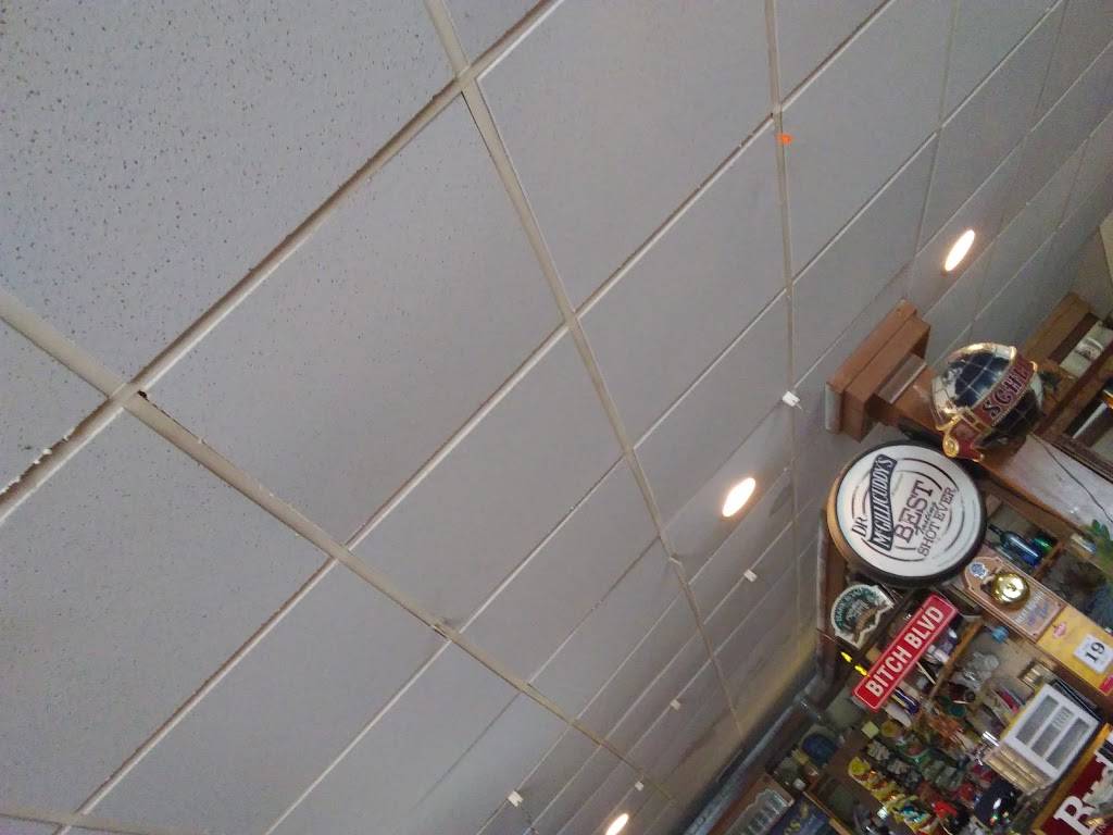 J Q Foxes | restaurant | 2835 Wisconsin St, Sturtevant, WI 53177, USA | 2628849424 OR +1 262-884-9424