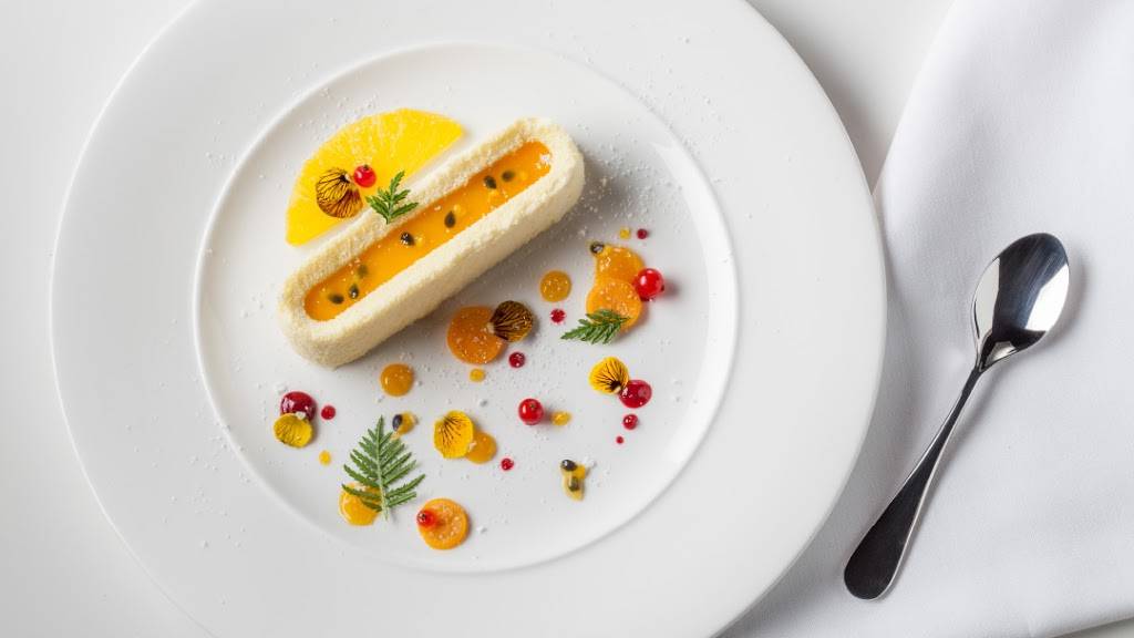 Cru Uncorked | restaurant | 34300 Chagrin Blvd, Moreland Hills, OH 44022, USA | 4409031171 OR +1 440-903-1171