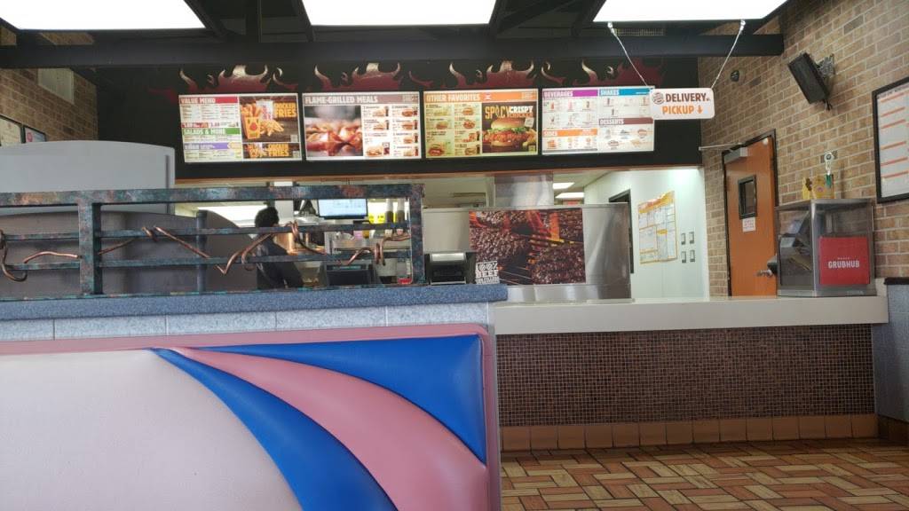 Burger King | restaurant | 601 E Dyer Rd, Santa Ana, CA 92705, USA | 7146627777 OR +1 714-662-7777