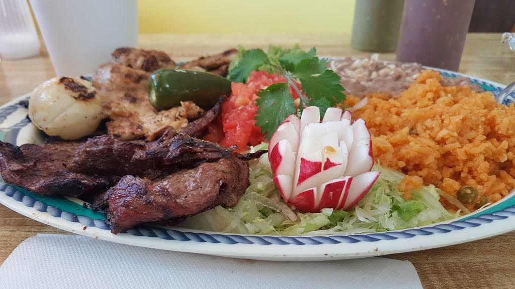 Taco N Madre | restaurant | 80 N Pine Ave, Ocala, FL 34475, USA | 3526715277 OR +1 352-671-5277