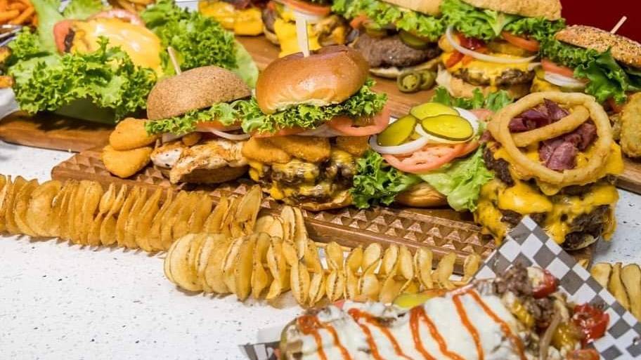 Burger factory Oshawa | restaurant | 53 Conlin Rd E, Oshawa, ON L1G 7W1, Canada | 9054335505 OR +1 905-433-5505