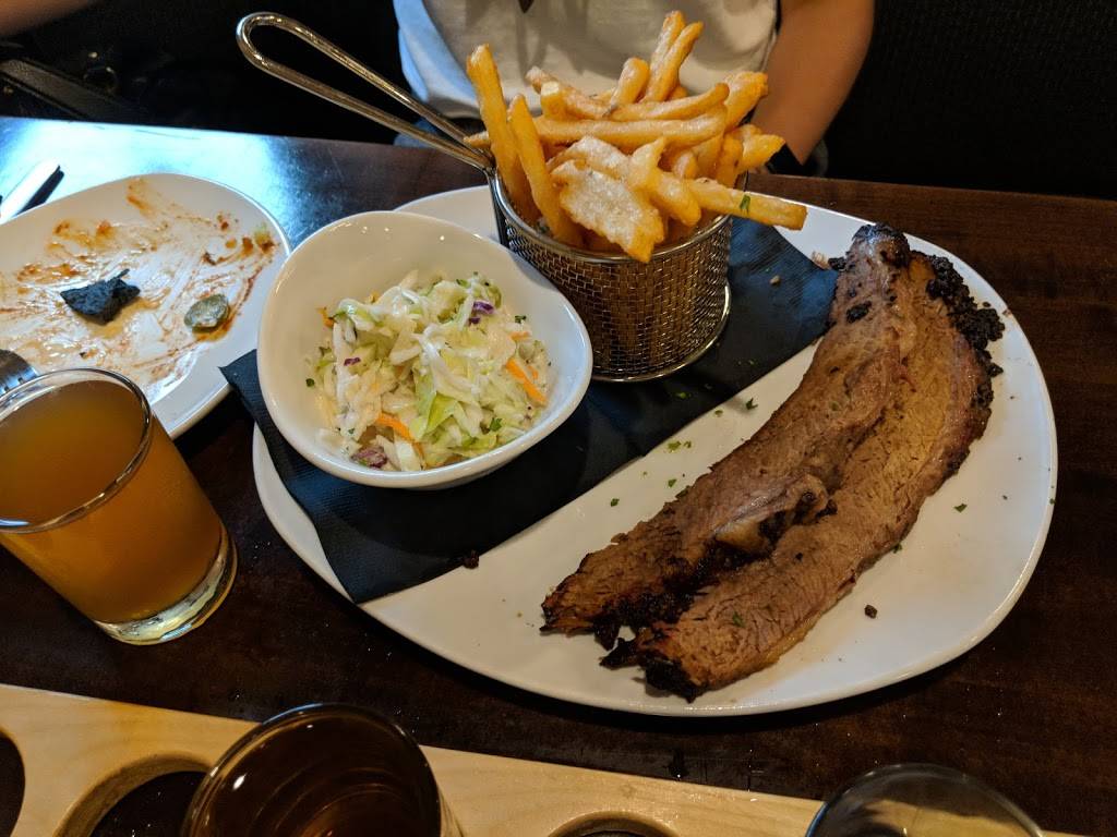 Rivertown Brewery & Barrel House | restaurant | 6550 Hamilton Lebanon Rd, Middletown, OH 45044, USA | 5133607839 OR +1 513-360-7839