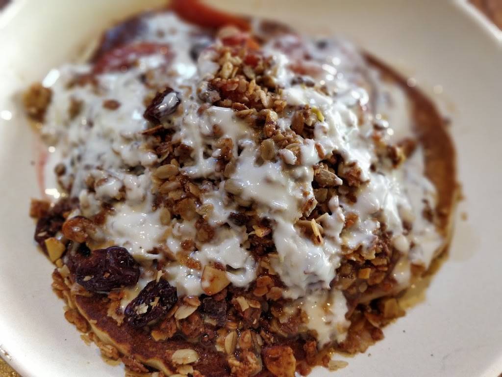 Left Coast | restaurant | 2878 N Lincoln Ave, Chicago, IL 60657, USA | 7738805338 OR +1 773-880-5338