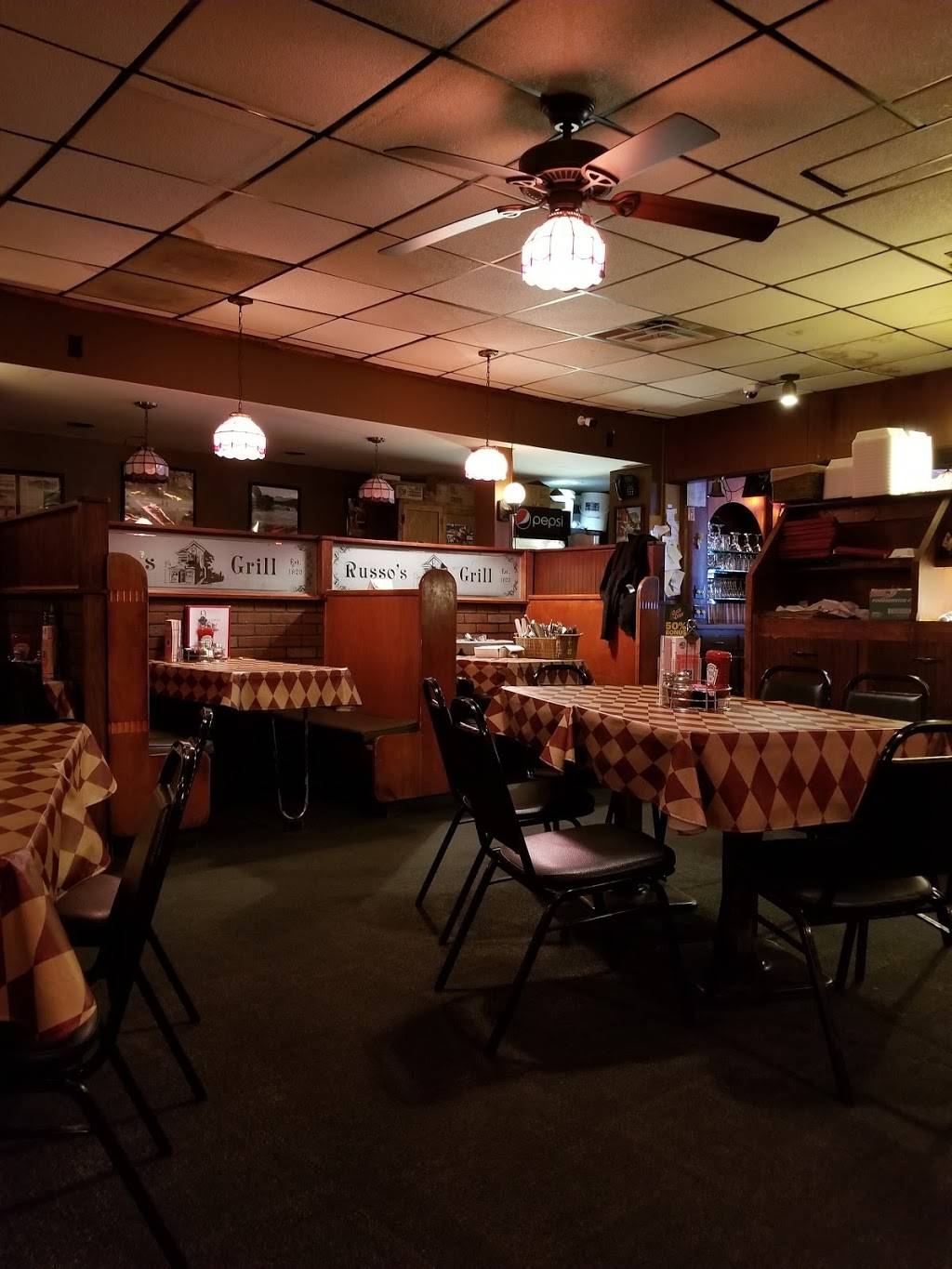 Russos Grill | restaurant | 365 W Main St, Amsterdam, NY 12010, USA | 5188422630 OR +1 518-842-2630