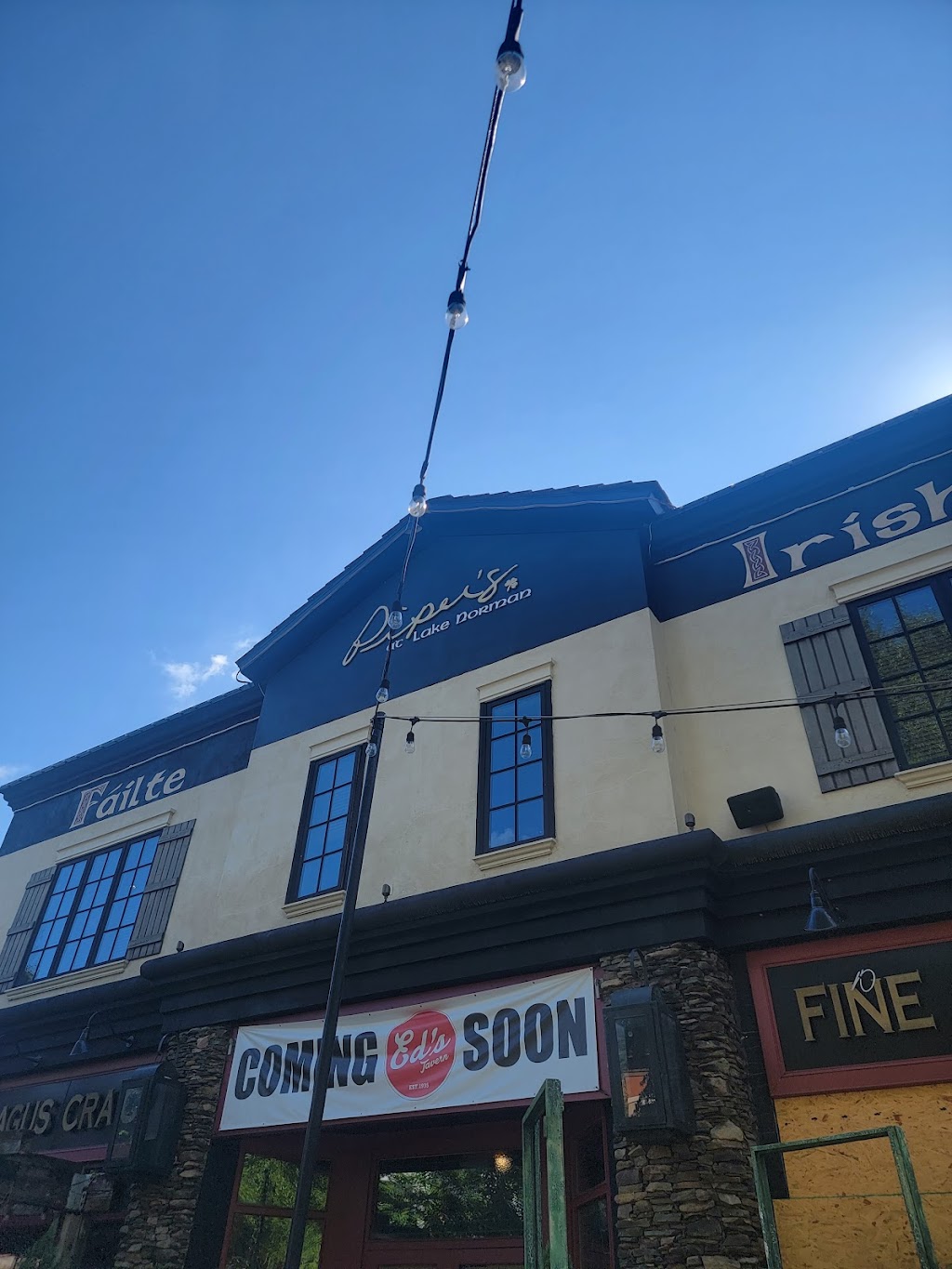 Eds Tavern LKN | restaurant | 17044 Kenton Dr, Cornelius, NC 28031, USA | 7049776044 OR +1 704-977-6044