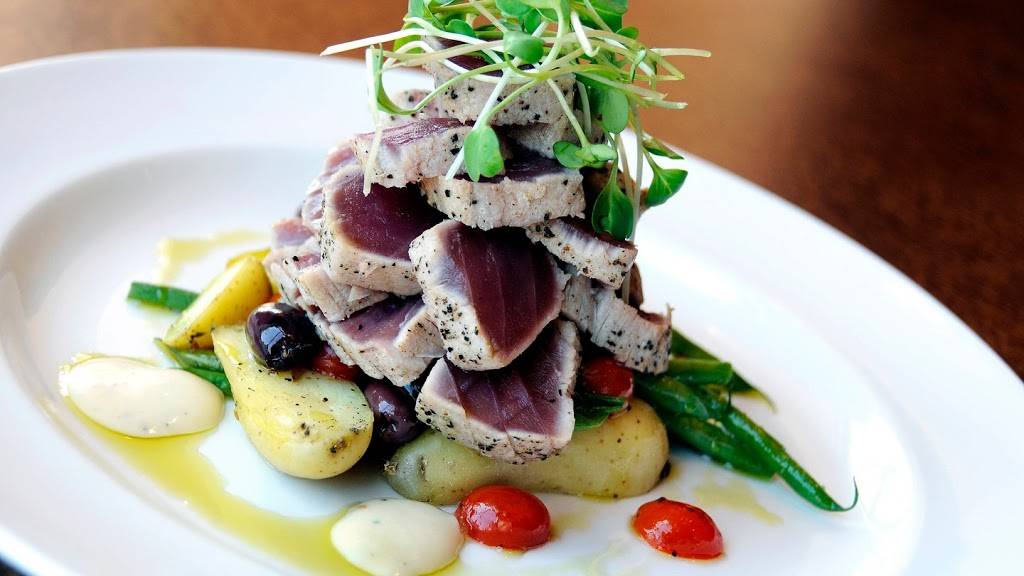 Olio Mediterranean Grille | restaurant | 801 Dixon Rd, Etobicoke, ON M9W 1J5, Canada | 4162137504 OR +1 416-213-7504