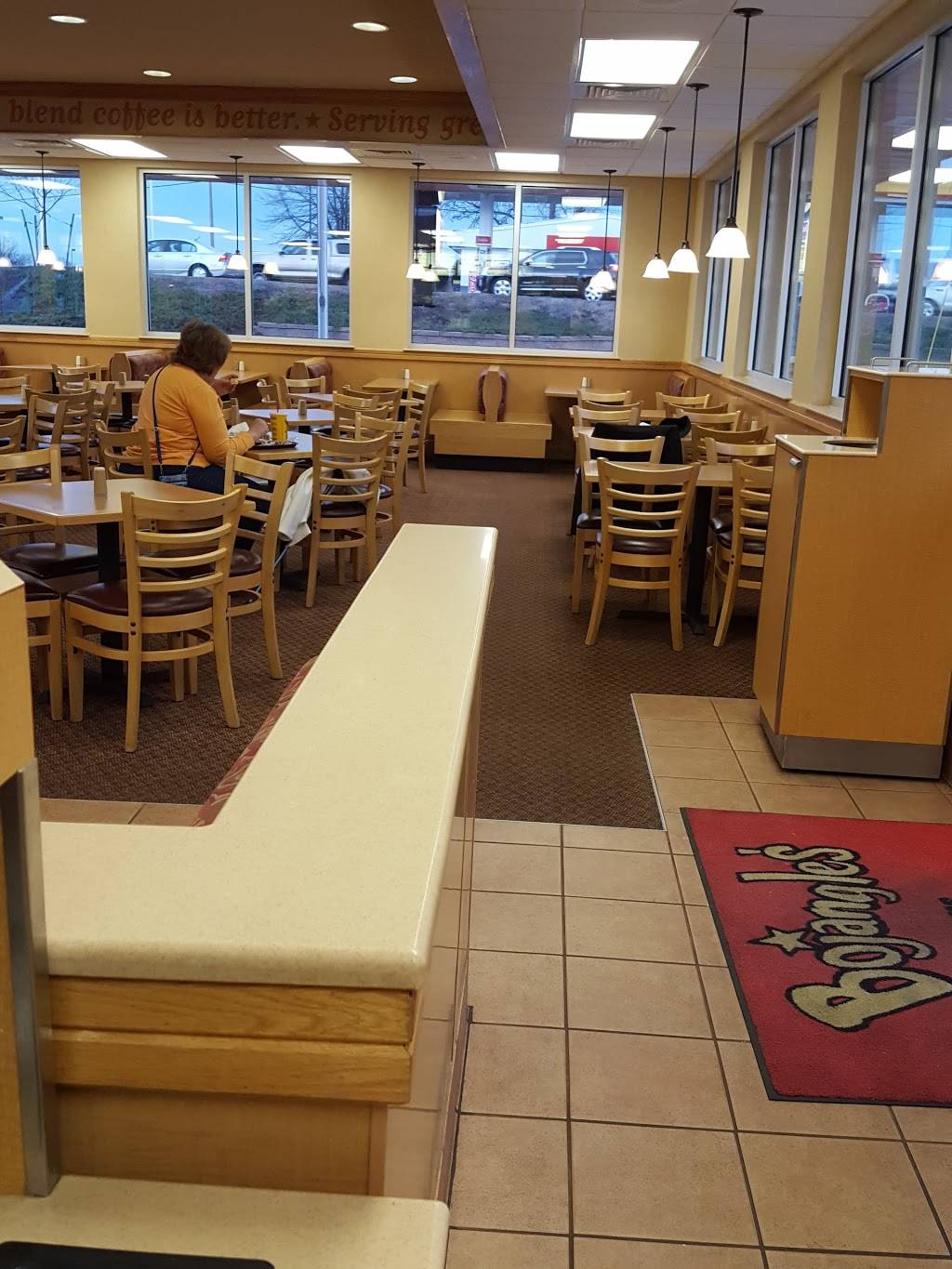 Bojangles Famous Chicken n Biscuits | restaurant | 3280 Old Forest Rd, Lynchburg, VA 24501, USA | 4343165359 OR +1 434-316-5359