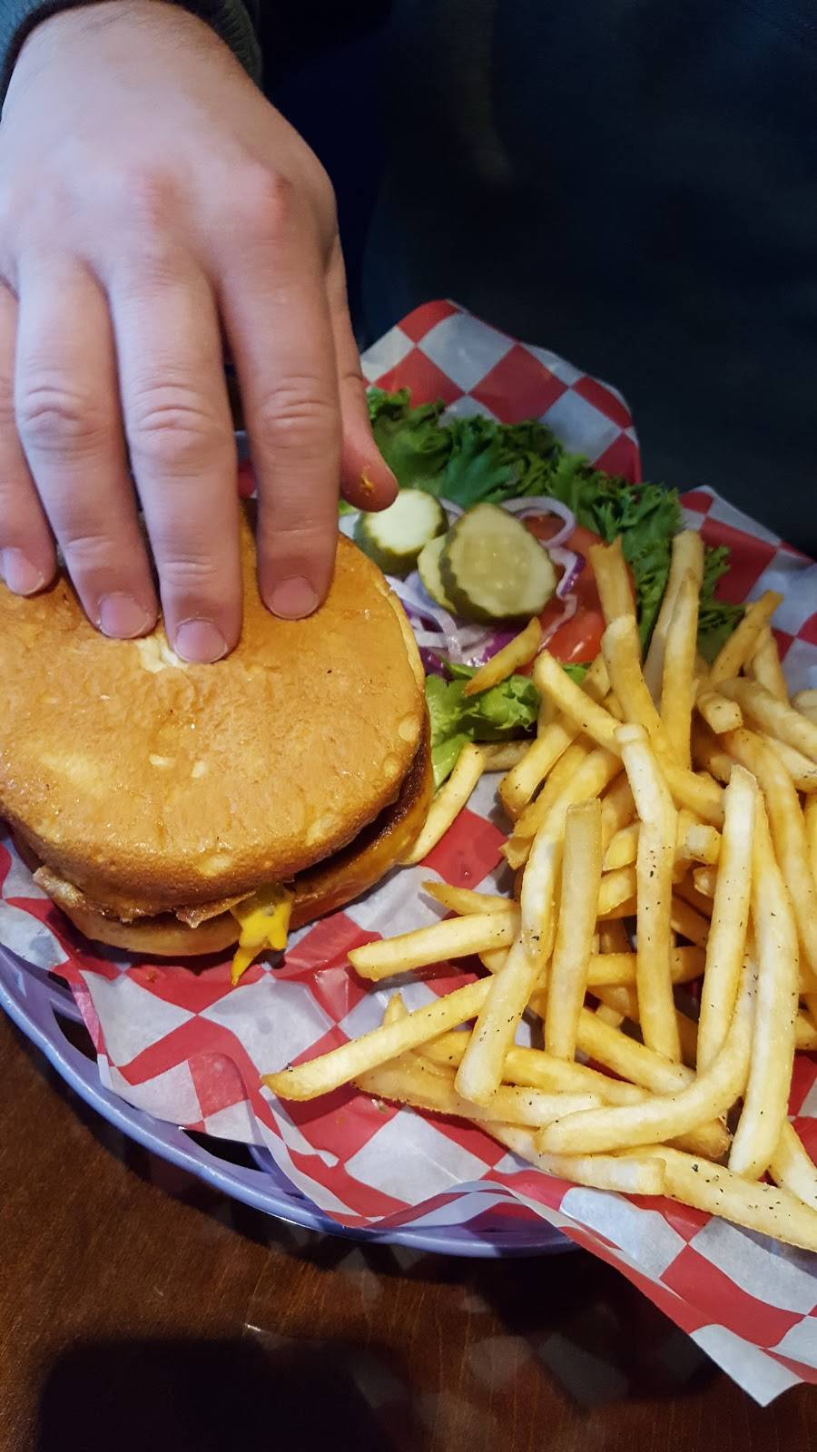 The Waterfront Bistro | restaurant | 3945 N 300 W, Angola, IN 46703, USA | 2605775053 OR +1 260-577-5053