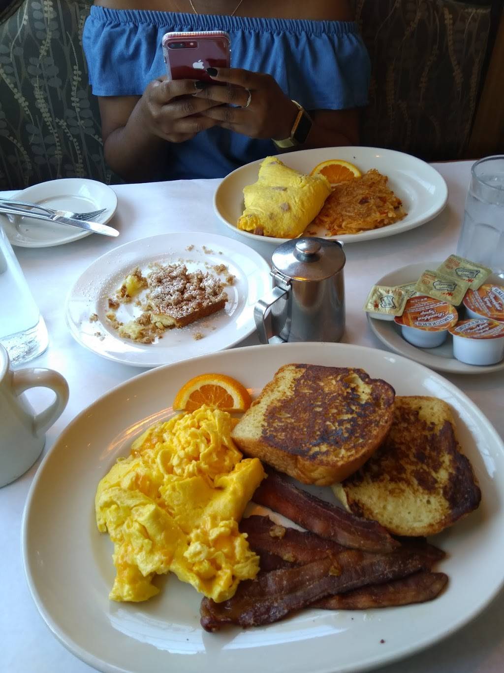 The Beehive | restaurant | 30 Old Rte 22, Armonk, NY 10504, USA | 9147650688 OR +1 914-765-0688