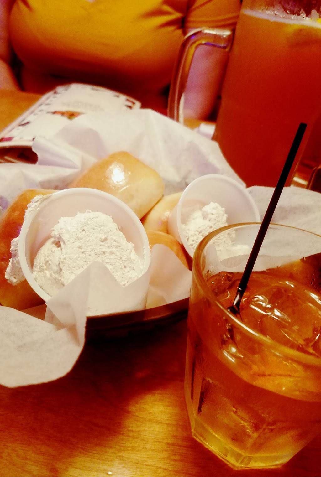 Texas Roadhouse | restaurant | 3480 Valley Plaza Pkwy, Fort Wright, KY 41017, USA | 8593441681 OR +1 859-344-1681